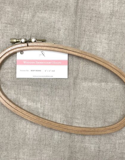 Hardwicke Manor 9" x 5" Oval Embroidery Hoop 95000