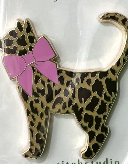 Leopard Cat Needle Minder