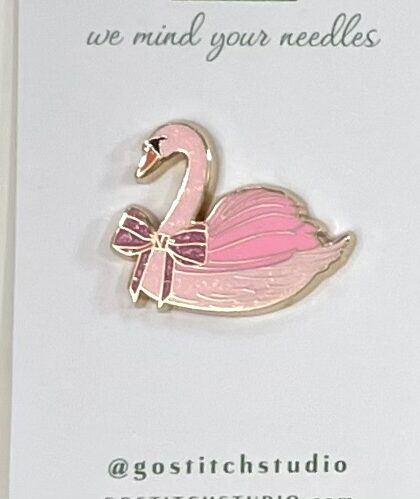 Pink Swan Needle Minder